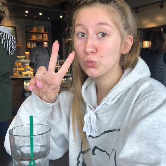 Meet your Posher, Alexie - Picture 1 of 1